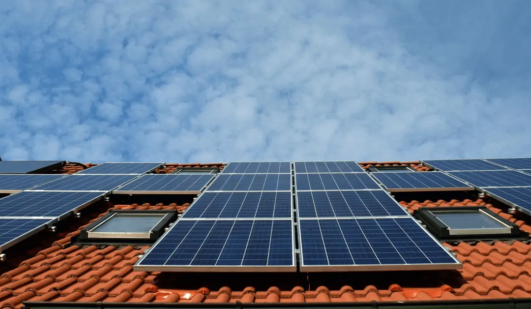 Conseil en énergie : Quelles sont les différences entre le panneaux solaire résidentiel et le panneaux solaire commercial ?
